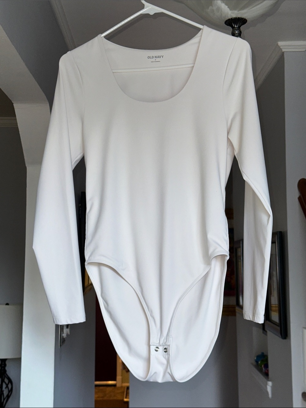 Old Navy Women's White Long Sleeve Scoop Neck Bodysuit Sz M